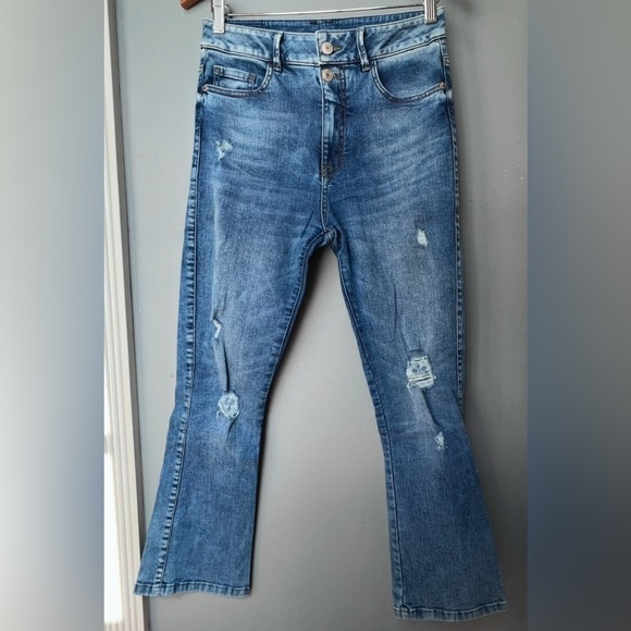 Studio F lightly used double button high waisted straight leg jeans. Size 4 - Picture 1 of 6